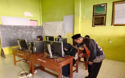 Pelaksanaan TKA MI Subulus Salam Hari Pertama Berjalan Lancar dan Kondusif